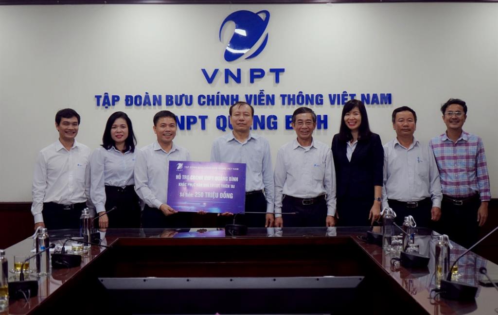 Tập đoàn VNPT hỗ trợ cho CBCNV bị thiệt hại do thiên tai, bão lũ Tập đoàn VNPT hỗ trợ cho CBCNV bị thiệt hại do thiên tai, bão lũ